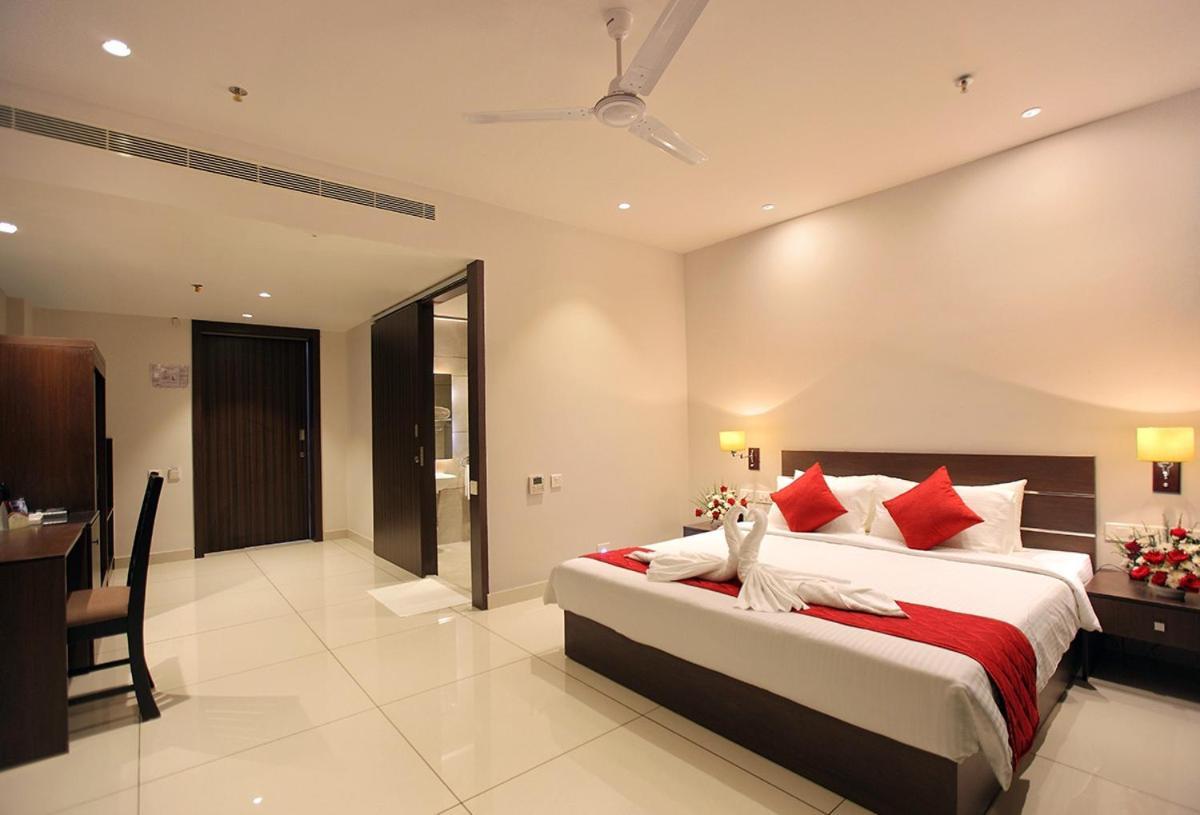 Hotel San Kollam Esterno foto