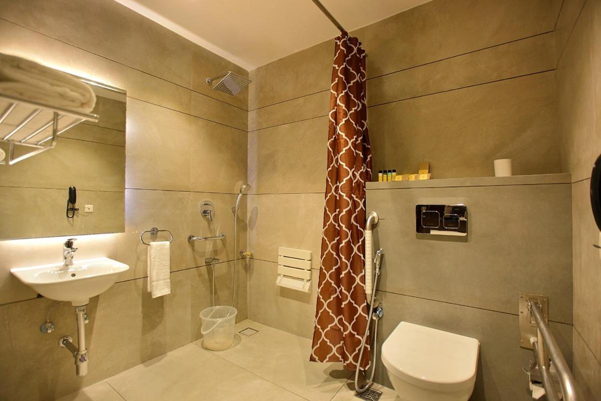 Hotel San Kollam Esterno foto