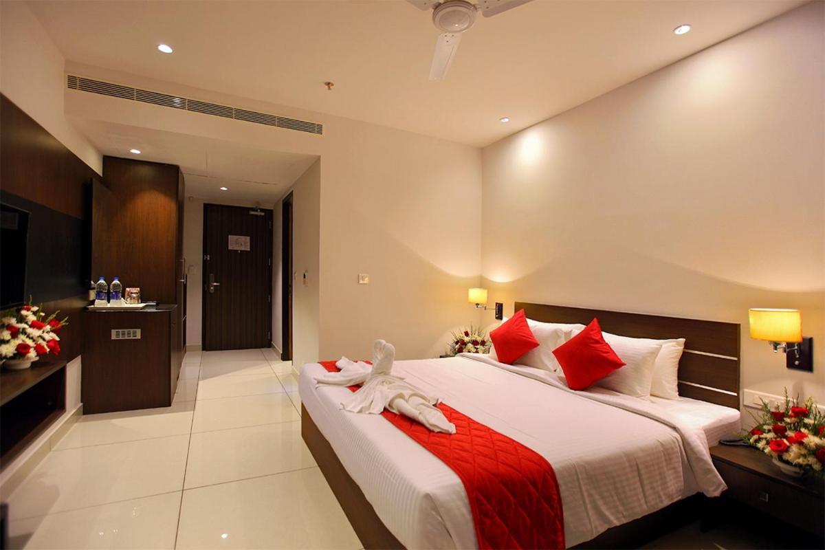 Hotel San Kollam Esterno foto