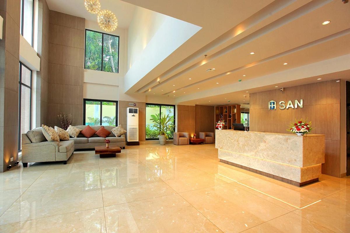 Hotel San Kollam Esterno foto