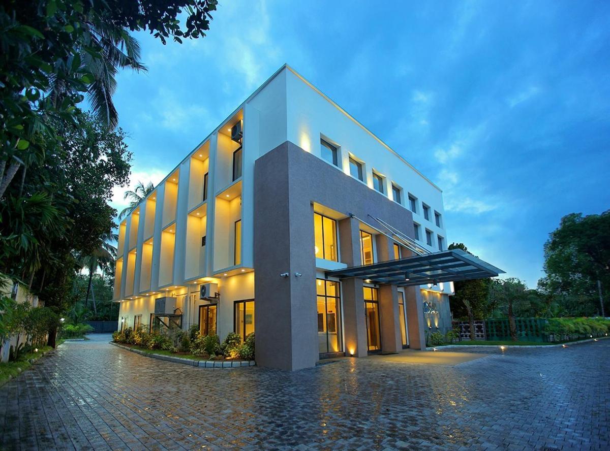 Hotel San Kollam Esterno foto